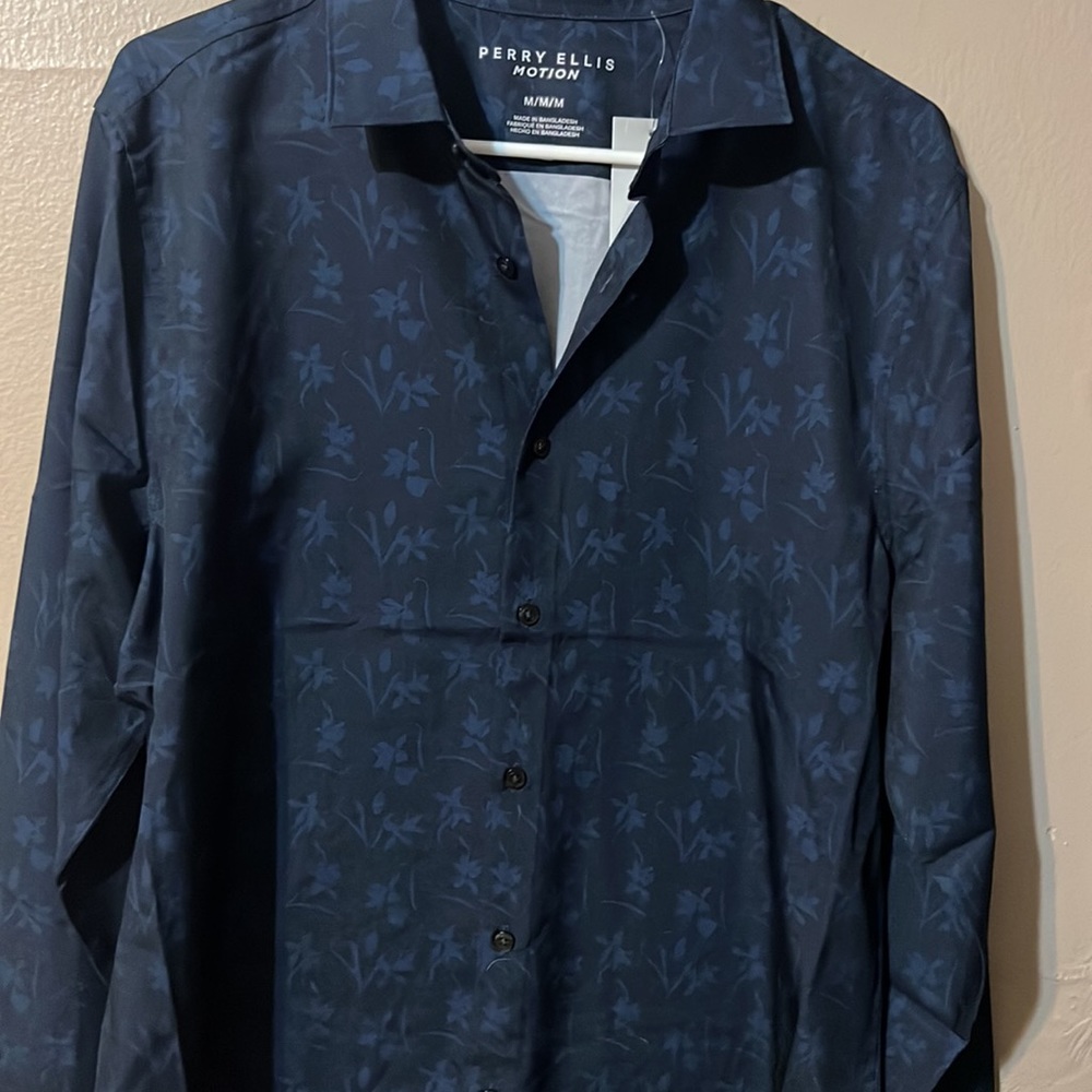 Perry Ellis men’s button down shirt